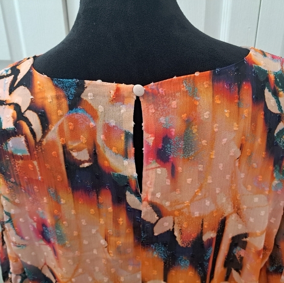 NWT Torrid Plus Size Chiffon Clip Dot Blouse  Size 0 - Picture 9 of 10